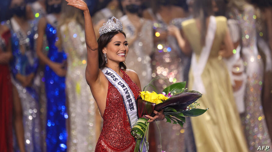 HOLLYWOOD, FLORIDA - MAY 16: Miss Mexico Andrea Meza is crowned Miss Universe 2021 onstage at the Miss Universe 2021 Pageant at Seminole Hard Rock Hot - دختر ۲۶ ساله مکزیکی، تاج «دختر شایسته» جهان را بر سر گذاشت
۲۷ اردیبهشت ۱۴۰۰ by mohsen dehbashi