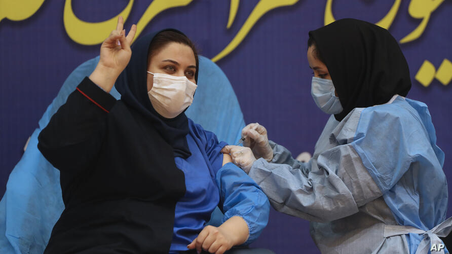 Iran Virus Outbreak - کرونا در ایران - توقف واکسیناسیون در برخی از شهرها؛ مقامات بهداشتی در پی جبران کاستی‌ها با وعده واکسن ایرانی
۱۷ خرداد ۱۴۰۰ by mohsen dehbashi