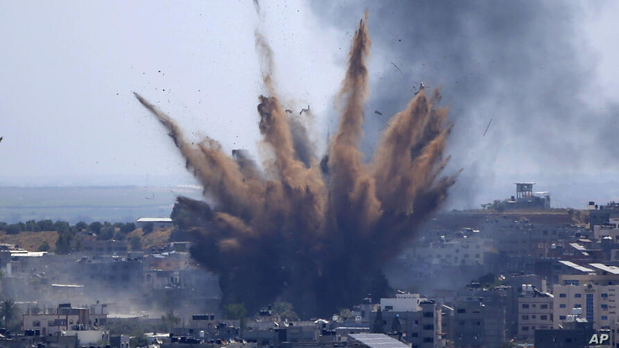 APTOPIX Israel Palestinians - جمعه ۲۴ اردیبهشت ۱۴۰۰ | ۱:۰۷ ایران
شمار کشته‌شدگان درگیری‌های اسرائیل و حماس دست‌کم به ۹۰ نفر رسید
۲۳ اردیبهشت ۱۴۰۰
عکسی از حمله هوایی اسرائيل به شهر غزه در واکنش به پرتاب صدها راکت از این منطقه به شهرهای اسرائیل - ۲۳ اردیبهشت by mohsen dehbashi