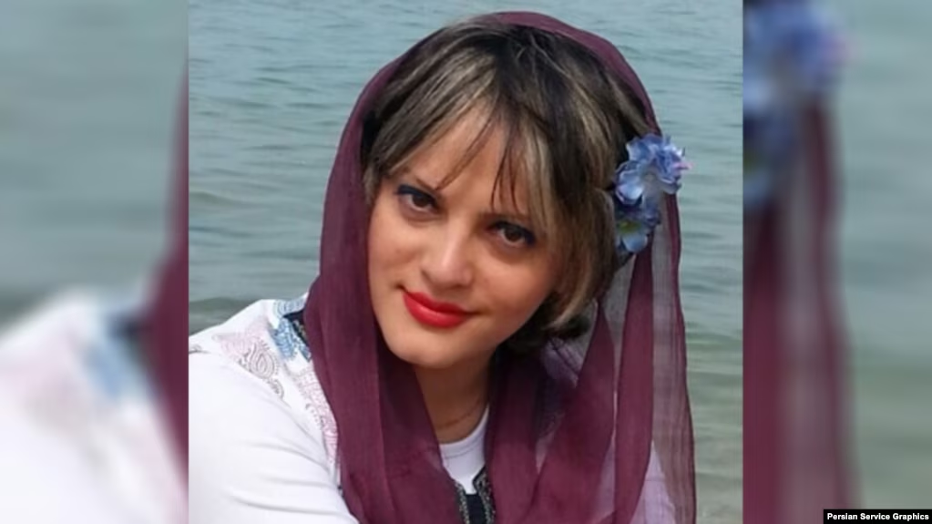 image_2023-12-23_084358860.pngشنبه ۲ دی ۱۴۰۲ ایران ۰۸:۳۹
اختصاصی؛ گفت‌وگو با خواهر یکتا فهندژ سعدی پس از بازداشت این شهروند بهائی در شیراز