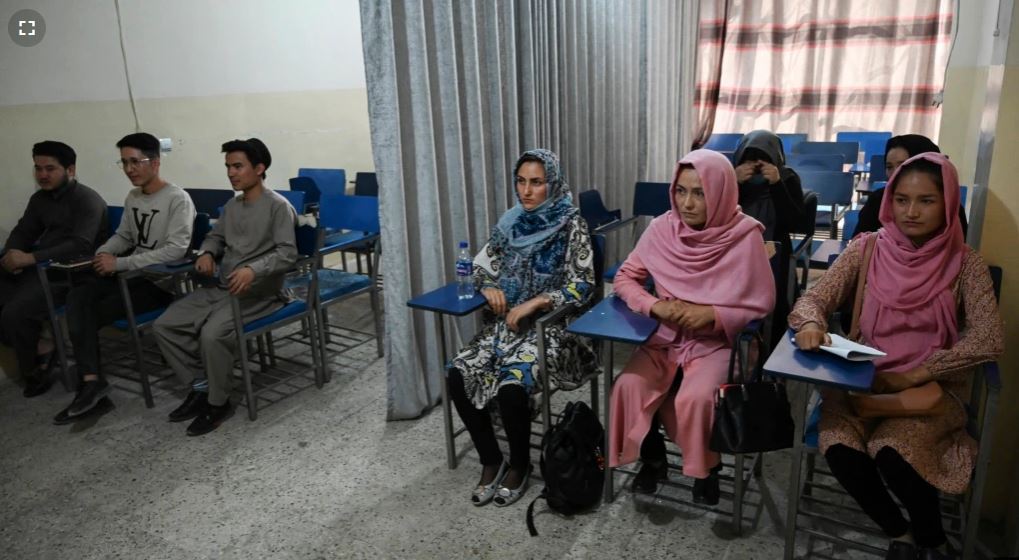 2021-09-14_212728.png - سه شنبه ۲۳ شهریور ۱۴۰۰ ایران ۲۱:۲۴ 
طالبان می‌گویند زنان می‌توانند «با جداسازی جنسیتی» به تحصیل ادامه دهند by mohsen dehbashi
