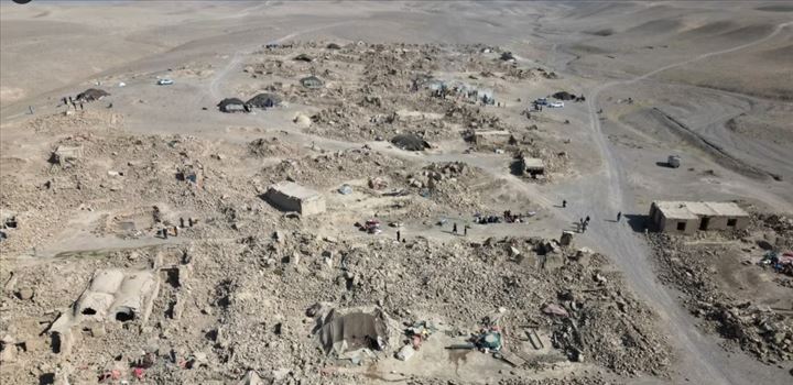 2023-10-18_171714.png - زلزله مرگبار هرات، هزاران قربانی و زخمی برجای گذاشته. علاوه بر این، هزاران تن به شمول زنان و کودکان مجبور شده اند شب و روز شانرا در بیابان ها سپری کنند.