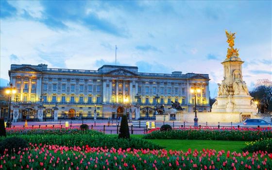 کاخ+باکینگهام،+اقامتگاه+خانواده-ی+سلطنتی+بریتانیا (1).jpg - کاخ باکینگهام، اقامتگاه خانواده‌ی سلطنتی بریتانیا