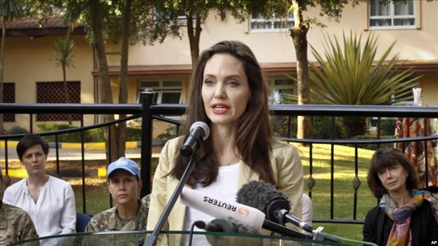 آنجلینا جولی بازیگر ۴۳ ساله شاید به سیاست وارد شود