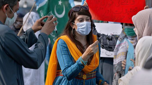 Pakistan Women Journalists Under Attack - پژوهش جدید: نابرابری جنسیتی در رسانه‌ها؛ صدای زنان شنیده نمی‌شود
۱۹ آذر ۱۳۹۹
