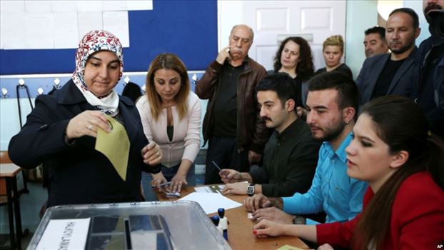 اتحادیه وکلای ترکیه شمارش برگه‌های رأی بدون مهر را غیرقانونی دانست