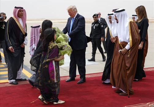 گزارش تصویری از ورود پرزیدنت ترامپ و بانوی اول آمریکا به شهر ریاض در عربستان