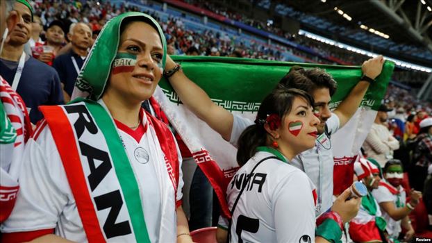 D48FDC50-9B3F-49D1-B9AE-62CDD621A36C_w1023_r1_s.jpg - فعال زن ایرانی می گوید جلوی اعتراض‌شان در جام جهانی روسیه گرفته شد