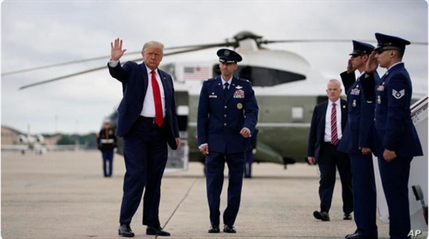 2020-07-11_162524.png - پرزیدنت ترامپ در فرودگاه اندروز در ایالت مریلند. رئیس جمهوری آمریکا برای دیداری از ستاد فرماندهی جنوبی ایالات متحده آمریکا (یواس ساوتکام) واقع در دورال به فلوریدا سفر کرد.